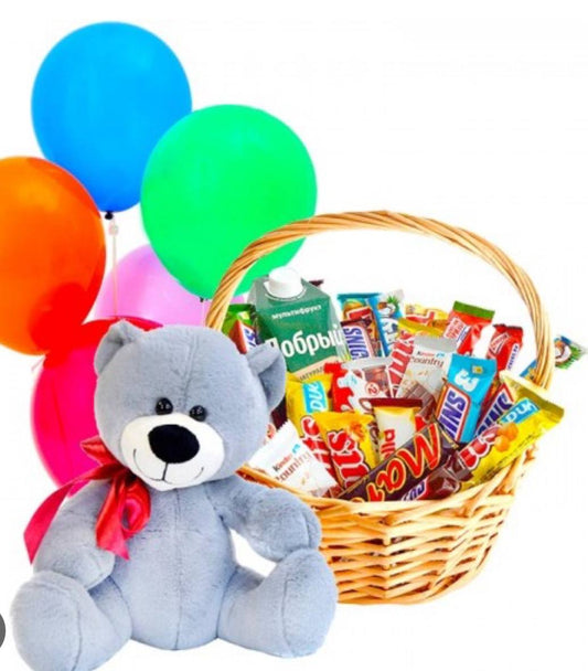 Gift set: Candies in a basket, Bear and Balls.